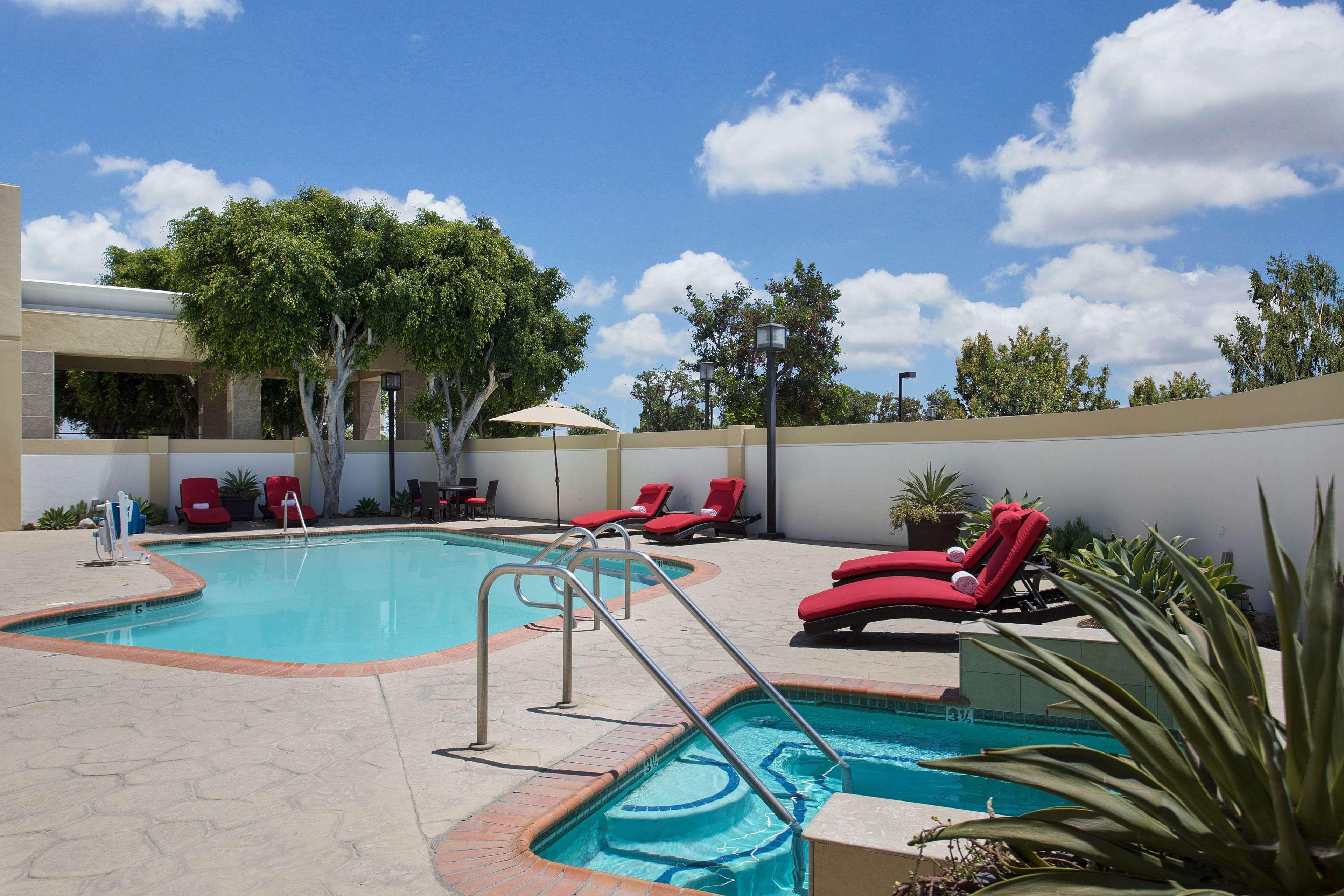 Doubletree By Hilton Los Angeles Norwalk Exterior photo