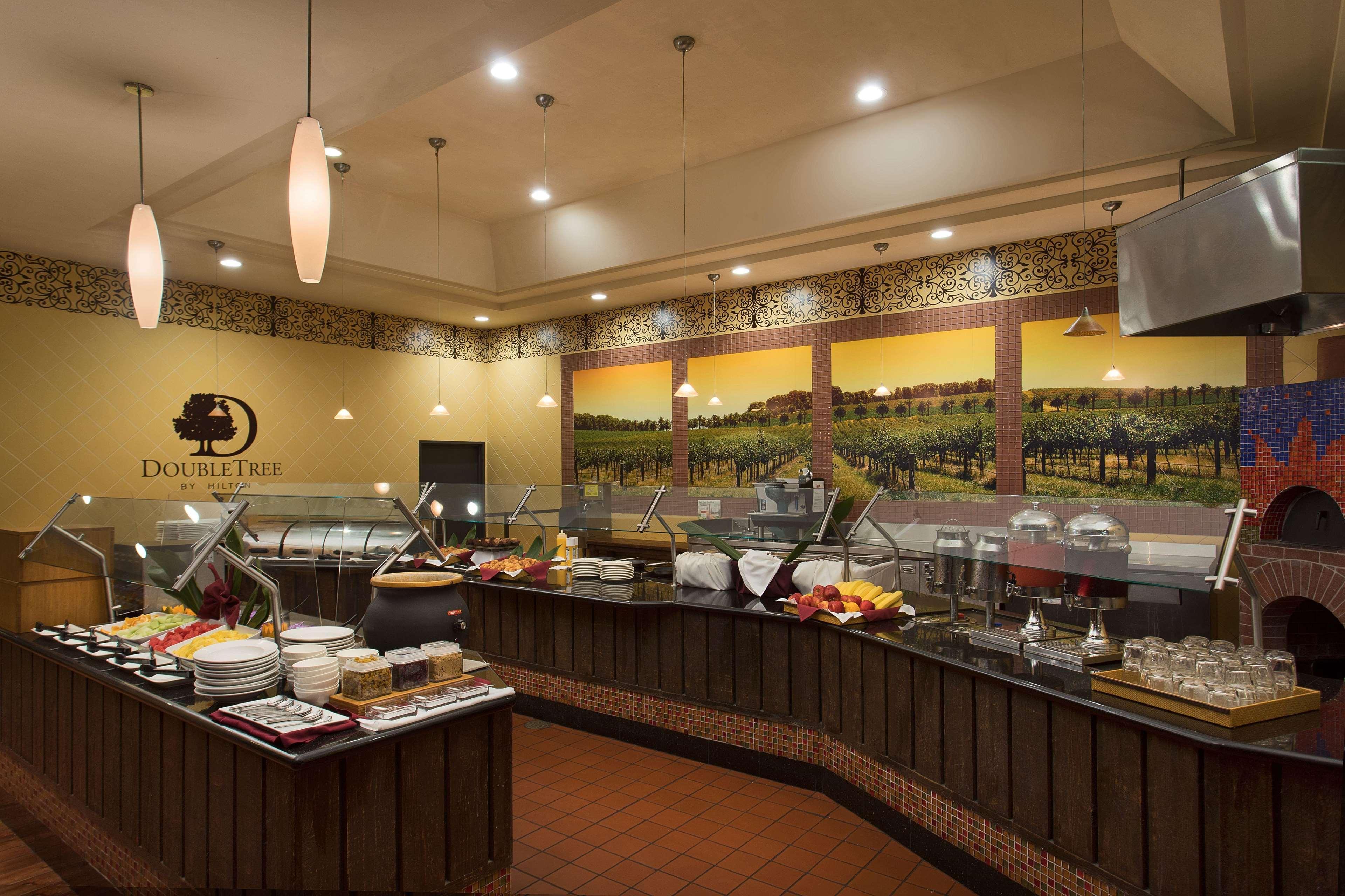 Doubletree By Hilton Los Angeles Norwalk Exterior photo