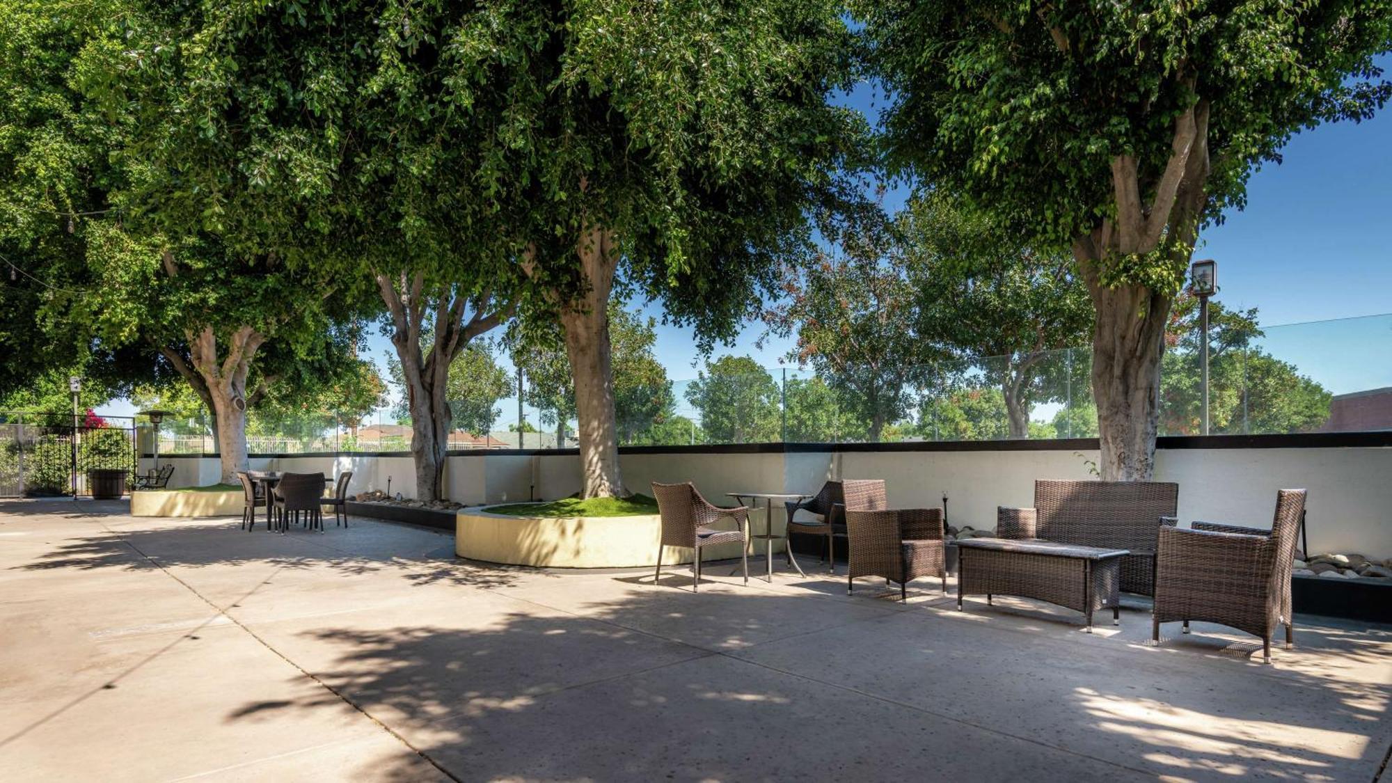 Doubletree By Hilton Los Angeles Norwalk Exterior photo