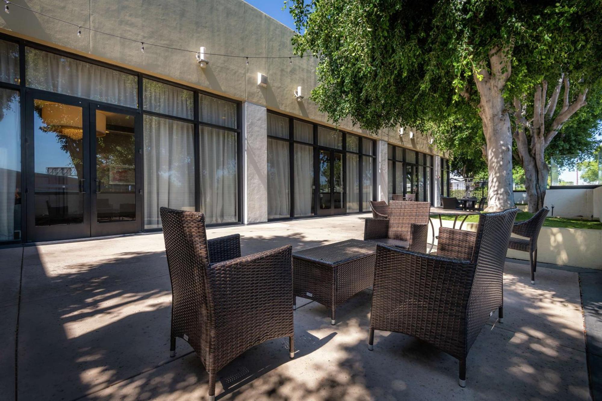 Doubletree By Hilton Los Angeles Norwalk Exterior photo