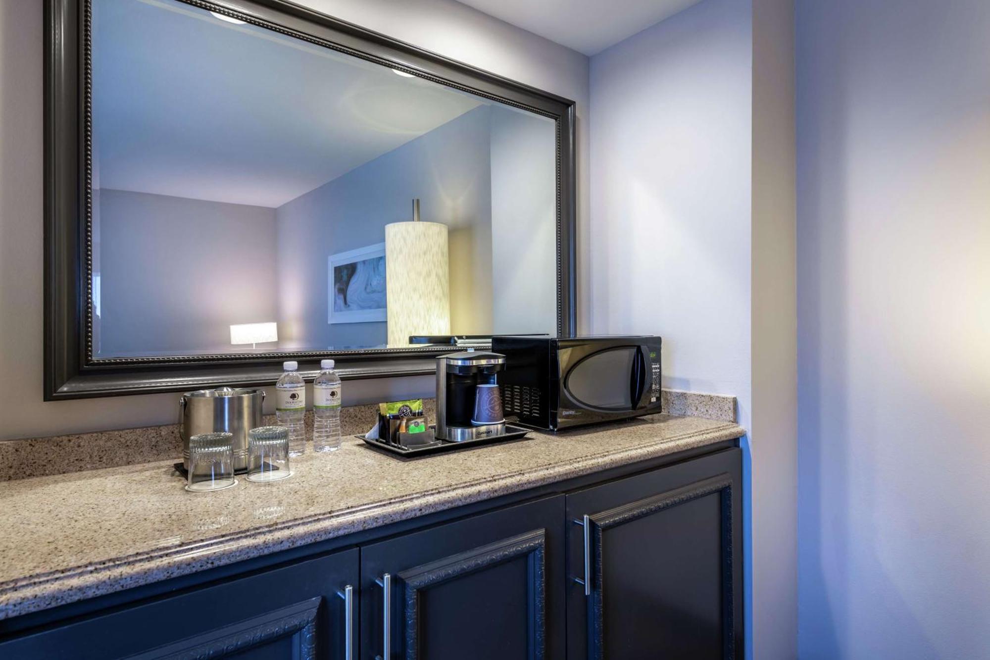 Doubletree By Hilton Los Angeles Norwalk Exterior photo