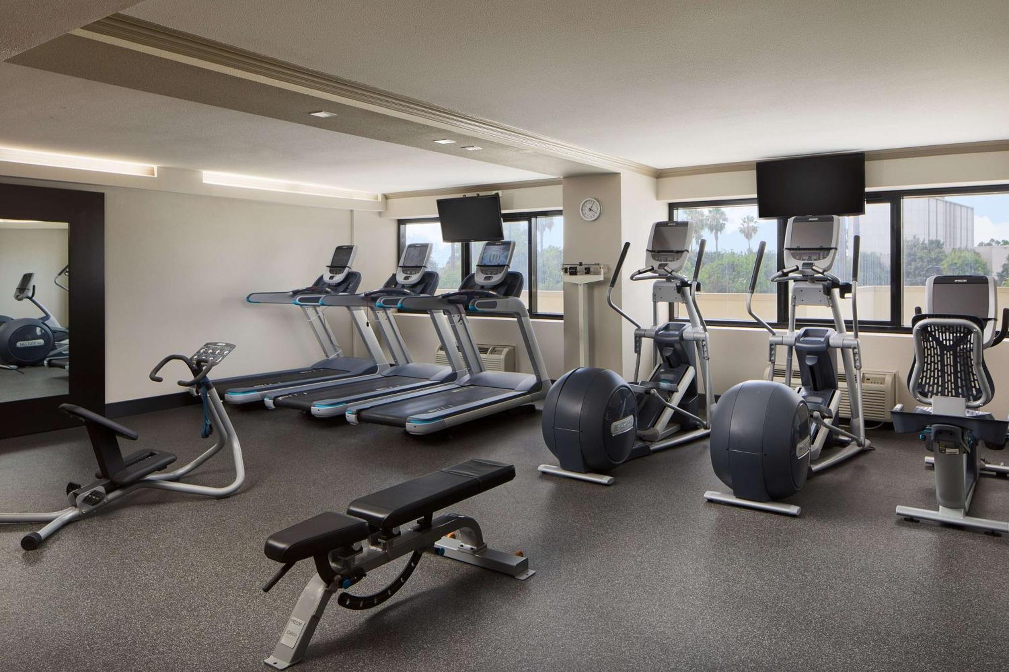 Doubletree By Hilton Los Angeles Norwalk Exterior photo